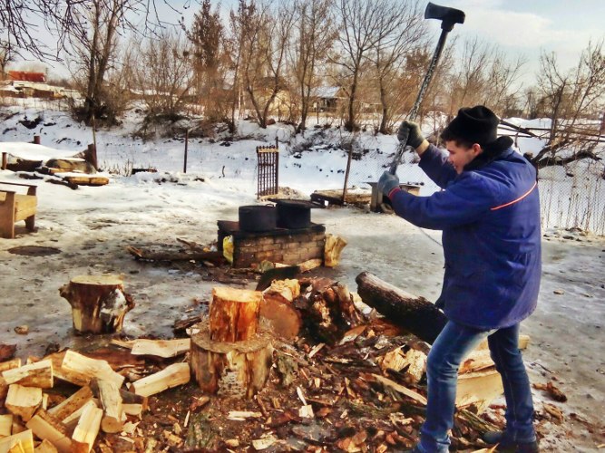 Помощь в заготовке дров для ребцентра в Суходоле