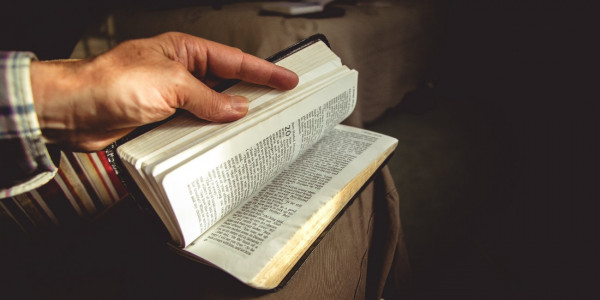 10 распространенных небиблейских верований в современной церкви